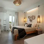 Phoenicia Naxos Aparthotel