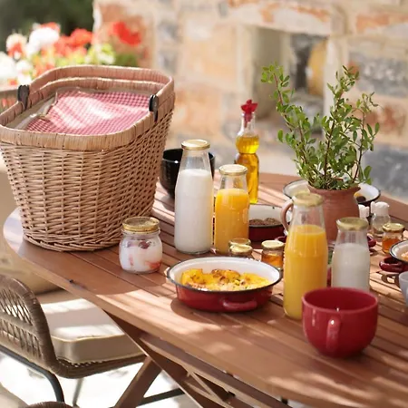 Phoenicia Naxos * Kastrákion