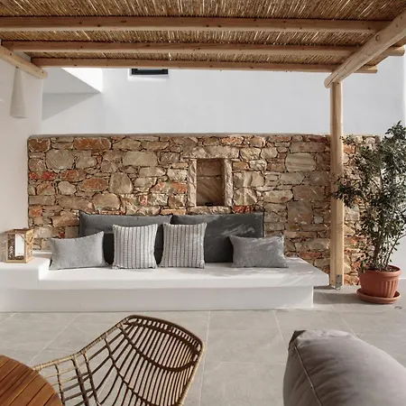 Phoenicia Naxos *