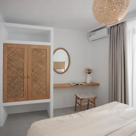 Phoenicia Naxos Aparthotel