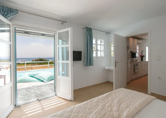 Phoenicia Naxos * Kastrákion