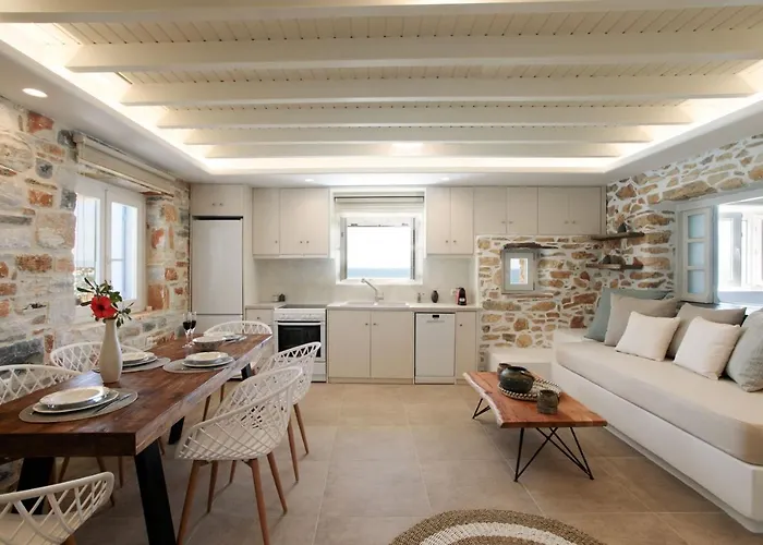 Phoenicia Naxos Kastrákion