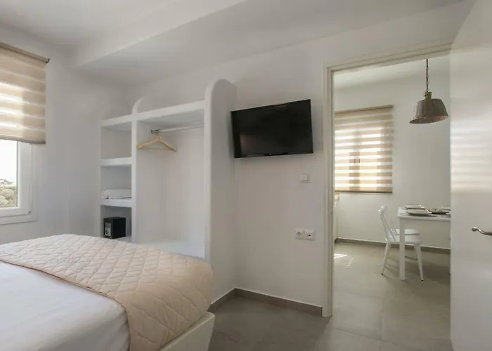 Phoenicia Naxos * Kastrákion